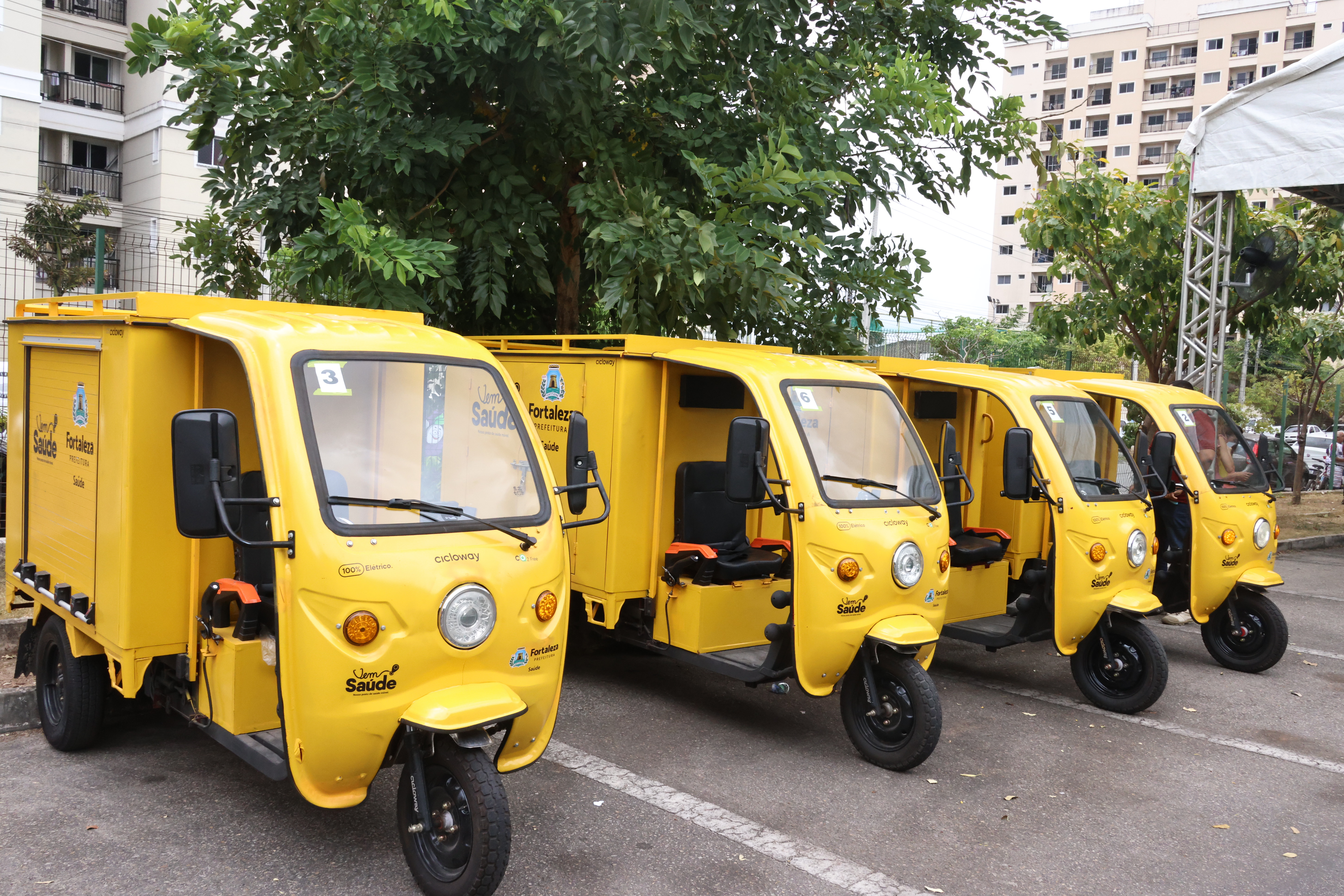 triciclos dos tuk-tuks dos remédios